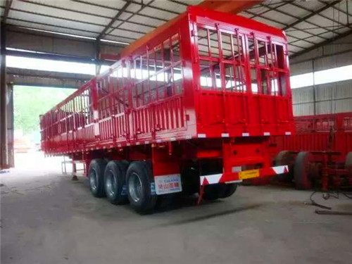 倉柵式半掛車
