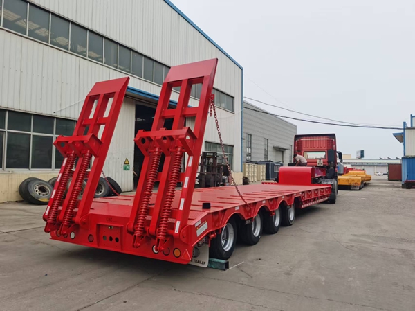  13.75米低平板半掛車